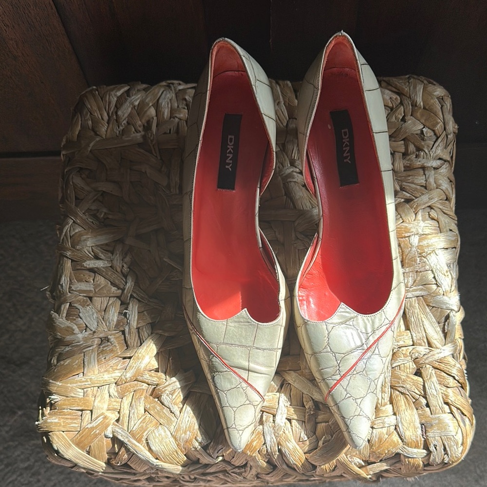 DKNY Women's Cream and orange heels